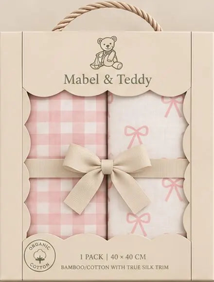 Gingham & Bows muslin comforter gift box